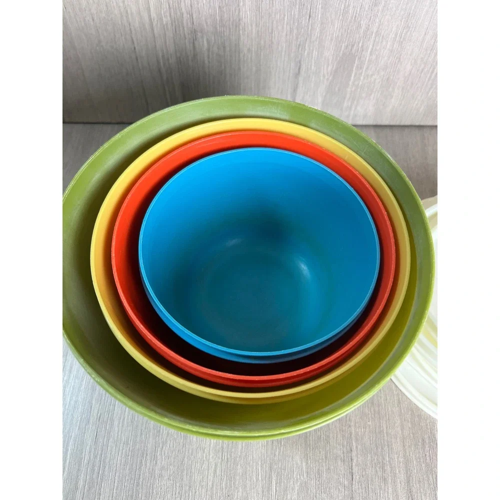 Vintage Rubbermaid Nesting Mixing Bowls with Lids Set of 4 Multicolor
